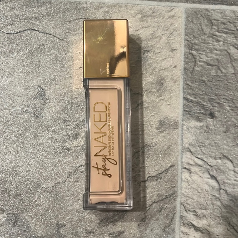 Urban Decay stay Naked foundation shade 20NN